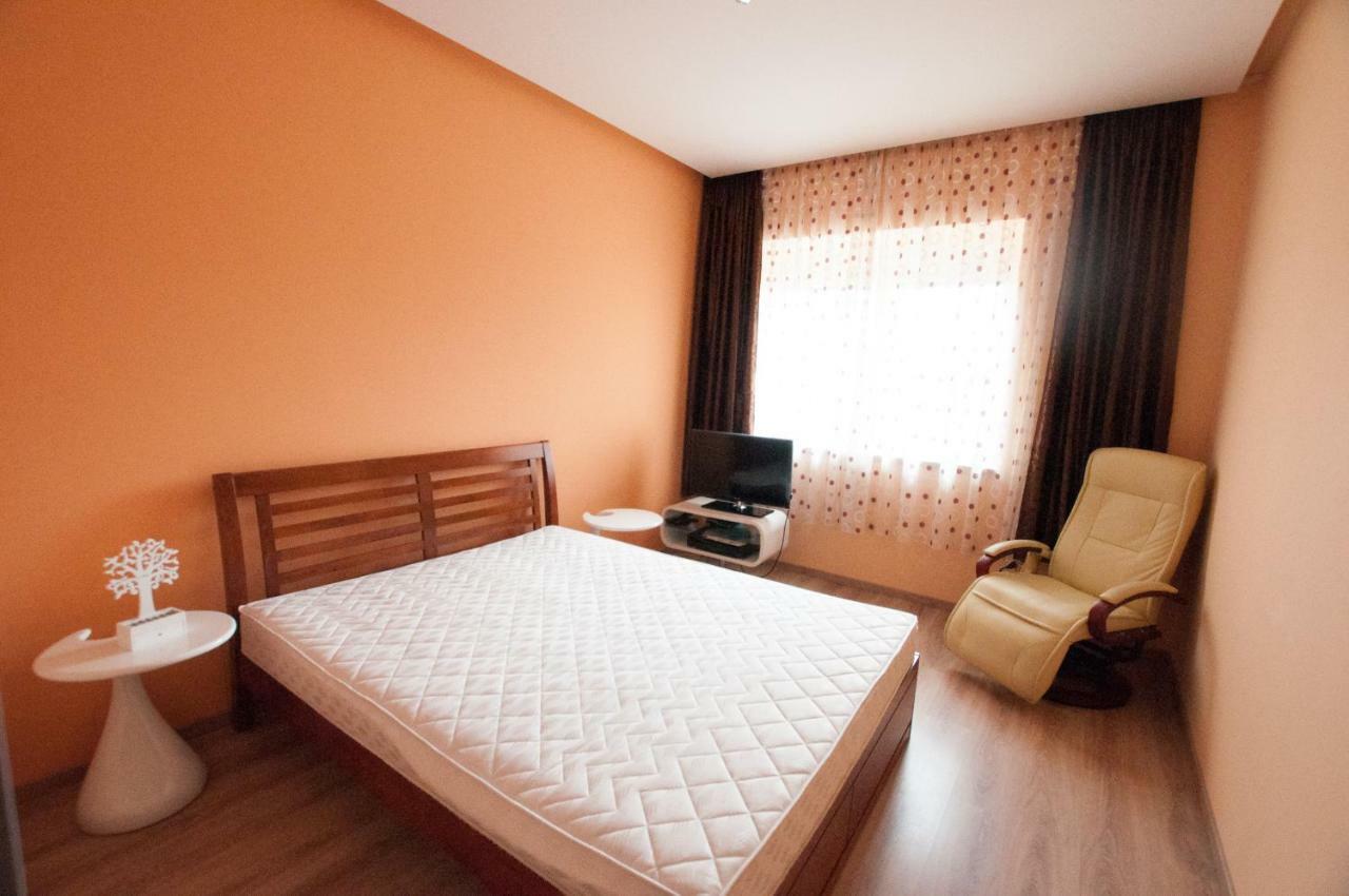 Prestige Apartment Комарно Экстерьер фото